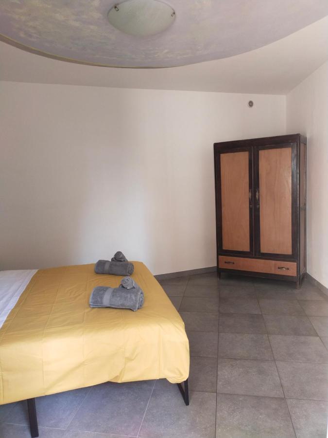 La Tana Dell'Artista Hotel Arco Bagian luar foto
