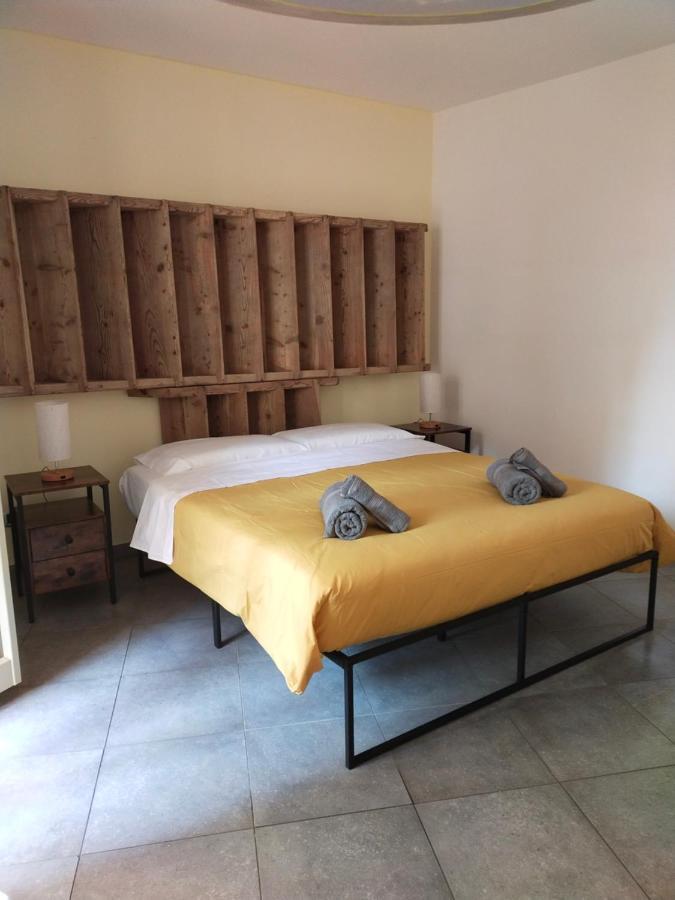 La Tana Dell'Artista Hotel Arco Bagian luar foto