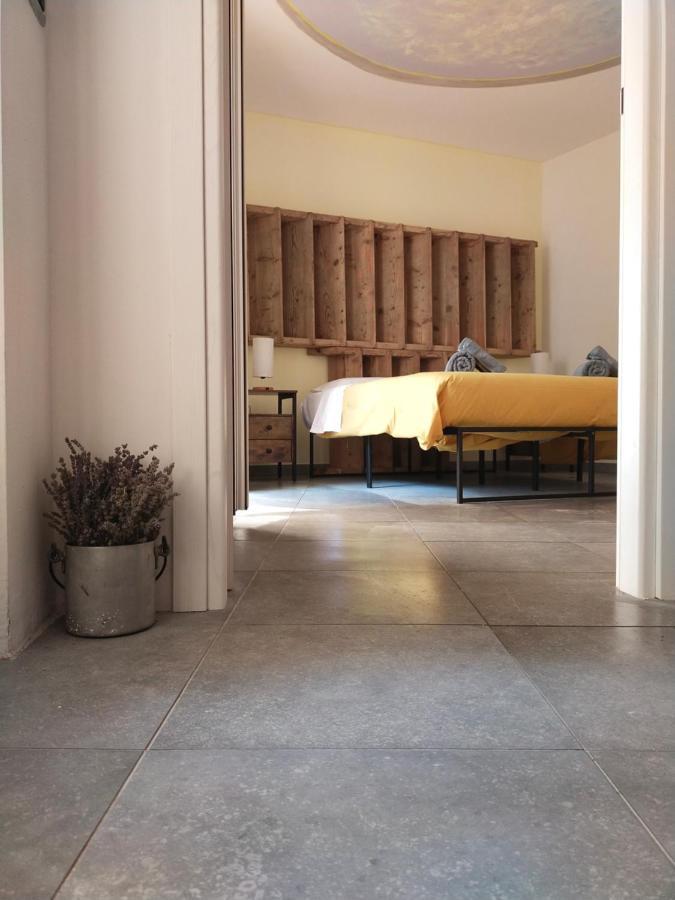 La Tana Dell'Artista Hotel Arco Bagian luar foto
