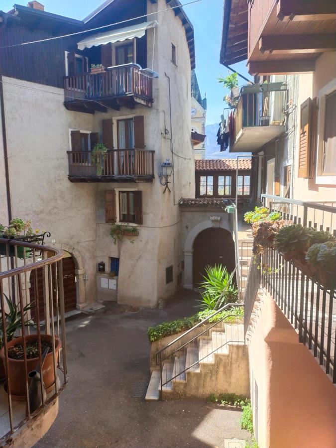 La Tana Dell'Artista Hotel Arco Bagian luar foto