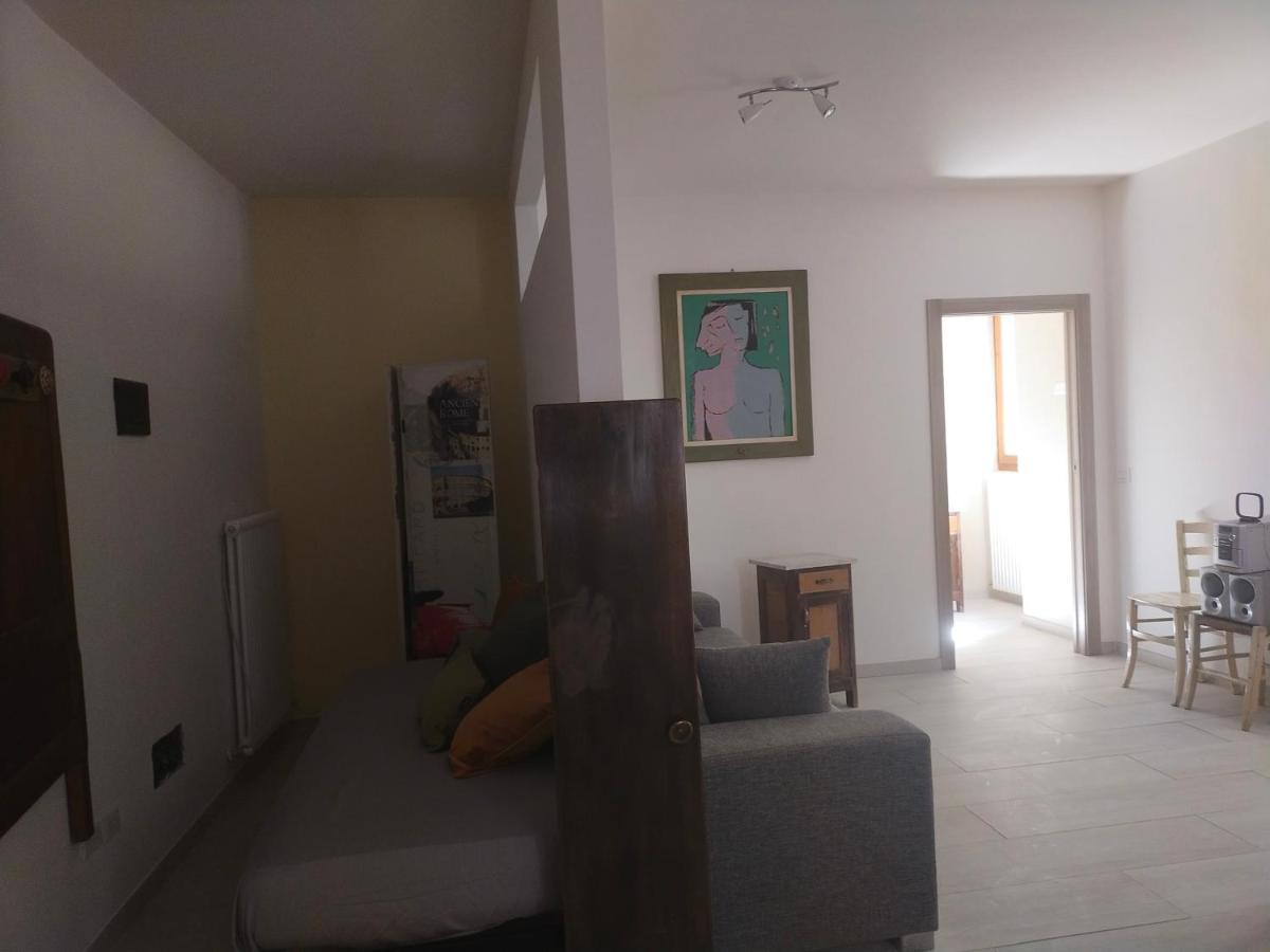 La Tana Dell'Artista Hotel Arco Bagian luar foto