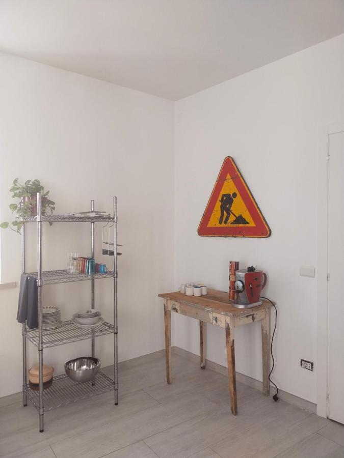 La Tana Dell'Artista Hotel Arco Bagian luar foto