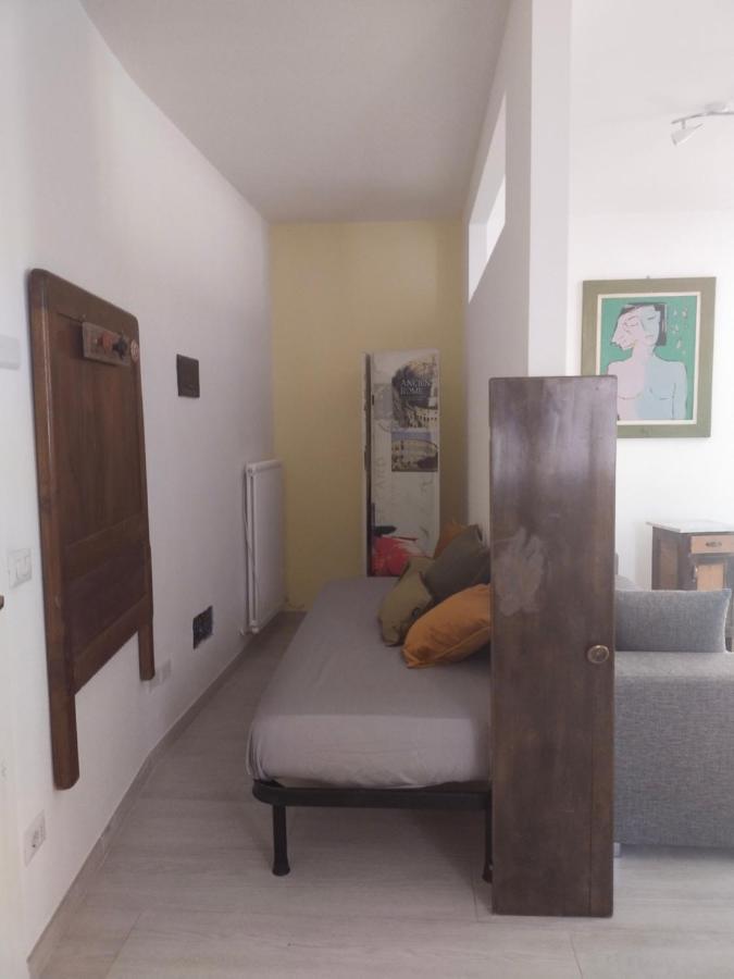 La Tana Dell'Artista Hotel Arco Bagian luar foto